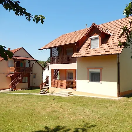 Zsuzsanna Apartmanhaz