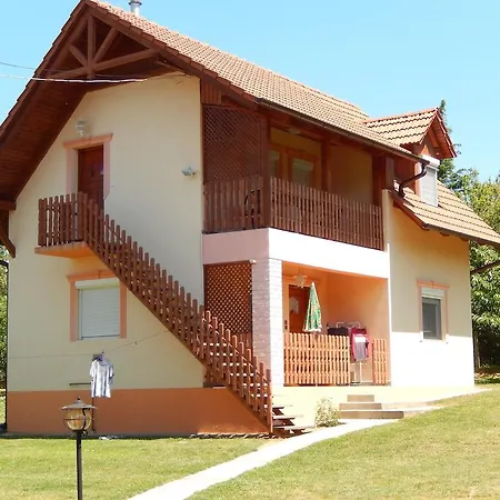 Apartment Zsuzsanna Apartmanhaz Zalakaros