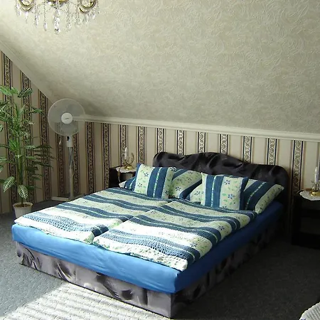 Apartment Zsuzsanna Apartmanhaz *