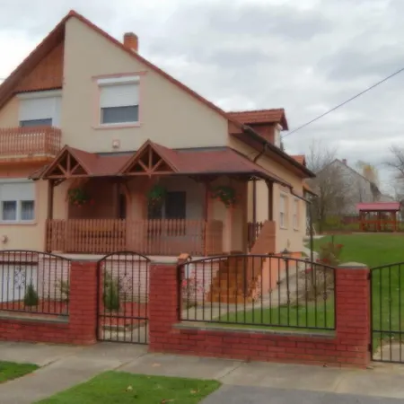 Zsuzsanna Apartmanhaz